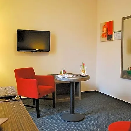 Dietrichsdorfer Hof Отель Киль