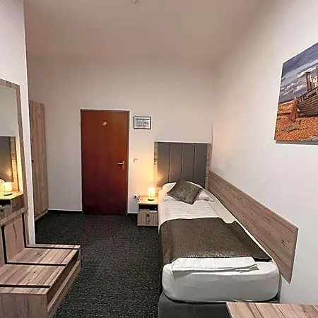 Dietrichsdorfer Hof Отель 3*