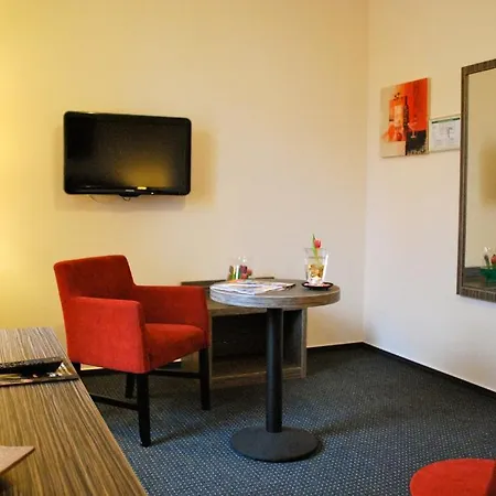 Dietrichsdorfer Hof Отель Киль