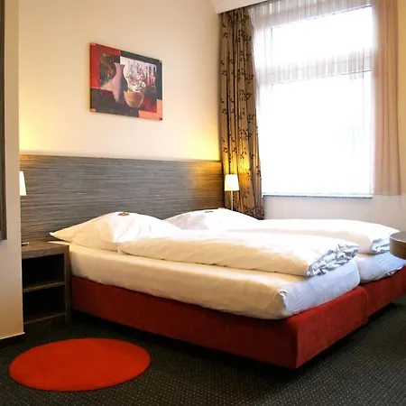 Dietrichsdorfer Hof Отель Киль