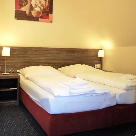 Dietrichsdorfer Hof 3* Киль