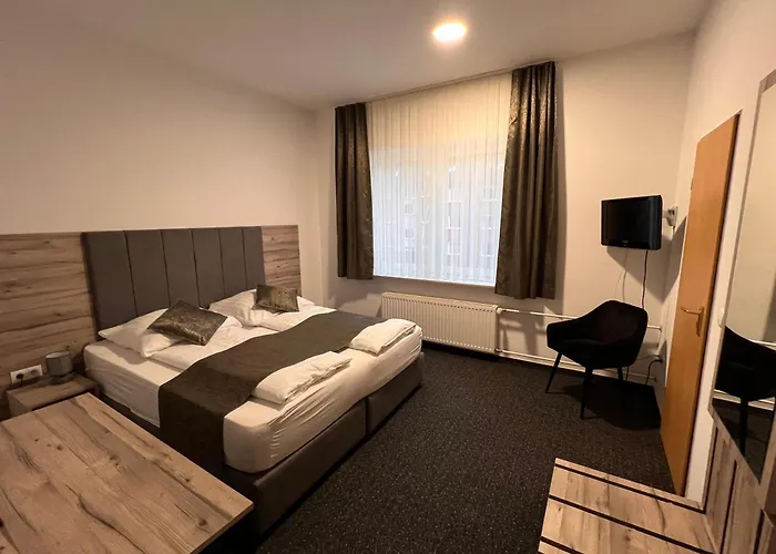 Dietrichsdorfer Hof 3*